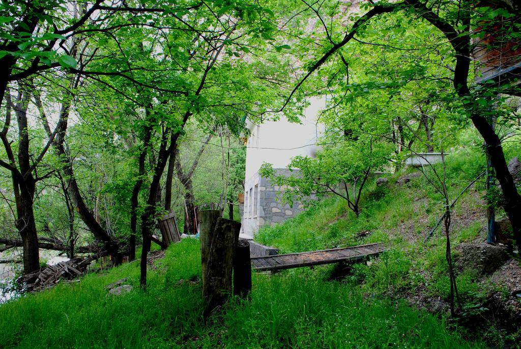 Park-Hotel Khoren'S Lake Areni Bagian luar foto