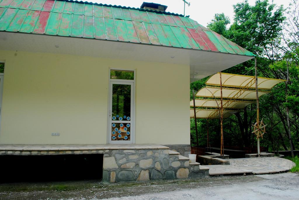 Park-Hotel Khoren'S Lake Areni Bagian luar foto