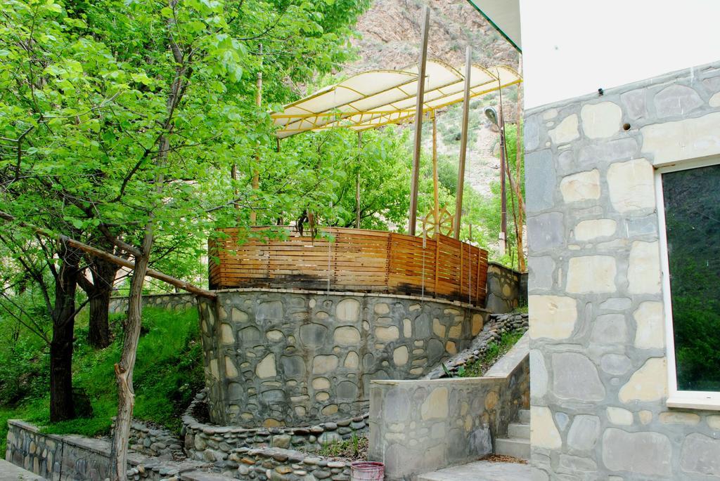 Park-Hotel Khoren'S Lake Areni Bagian luar foto