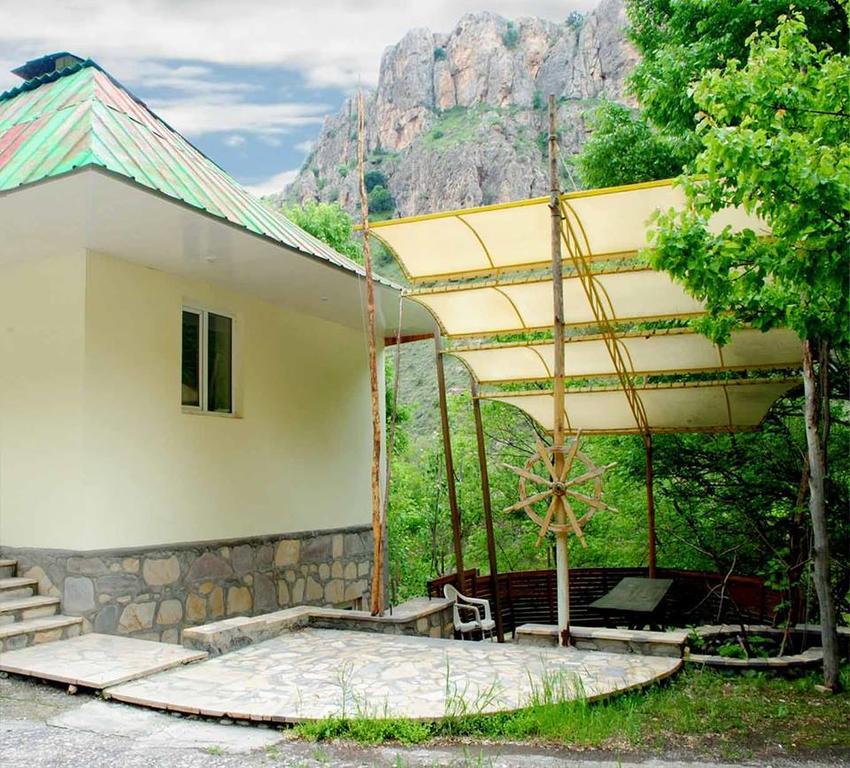 Park-Hotel Khoren'S Lake Areni Bagian luar foto