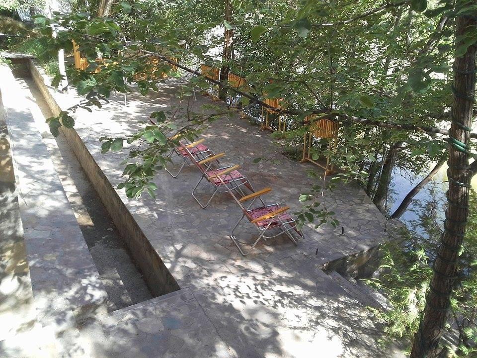 Park-Hotel Khoren'S Lake Areni Bagian luar foto
